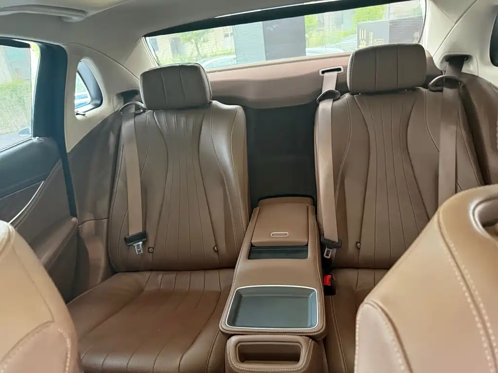Mercedes-Benz E-Class 2022
