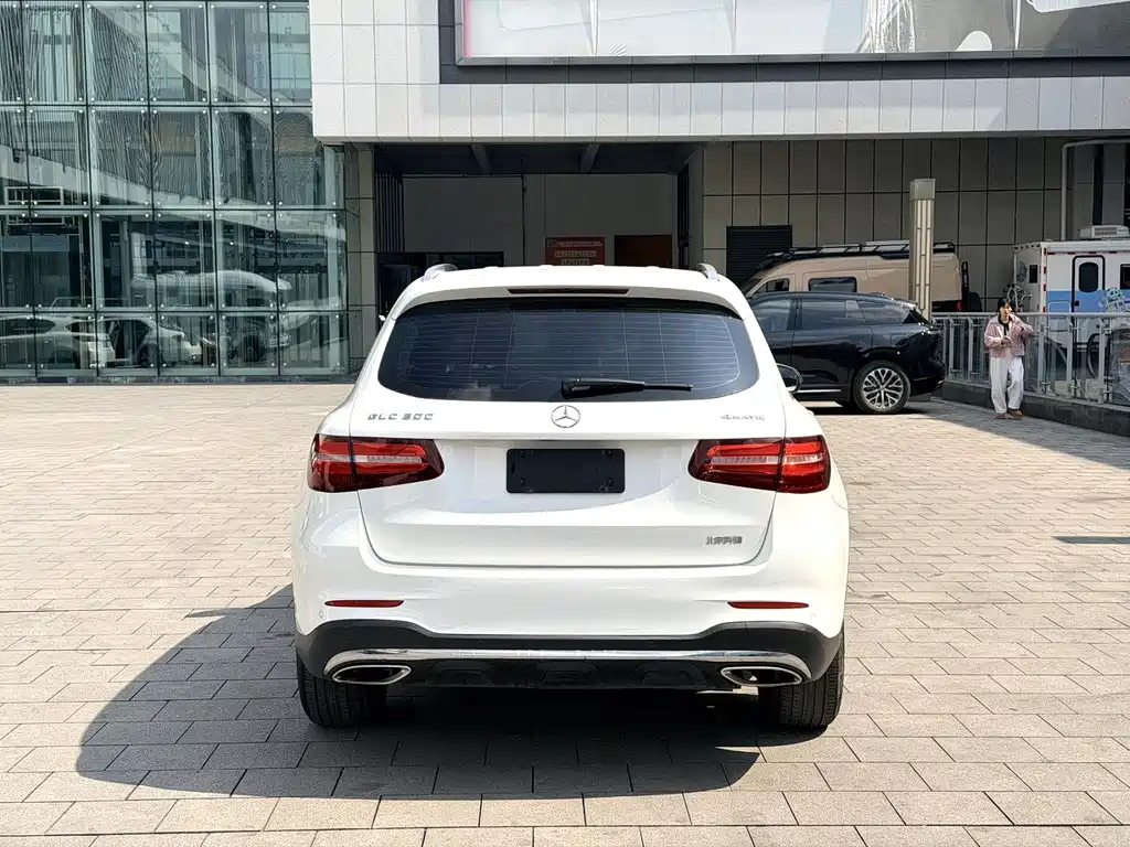 Mercedes-Benz GLC 2017 — фото 14