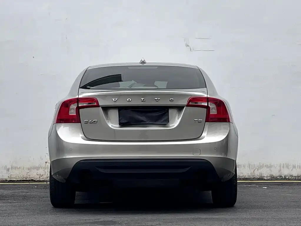 Volvo S60 2013 — фото 17