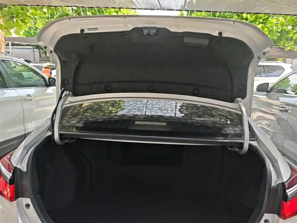 Toyota Corolla 2019 — фото 19
