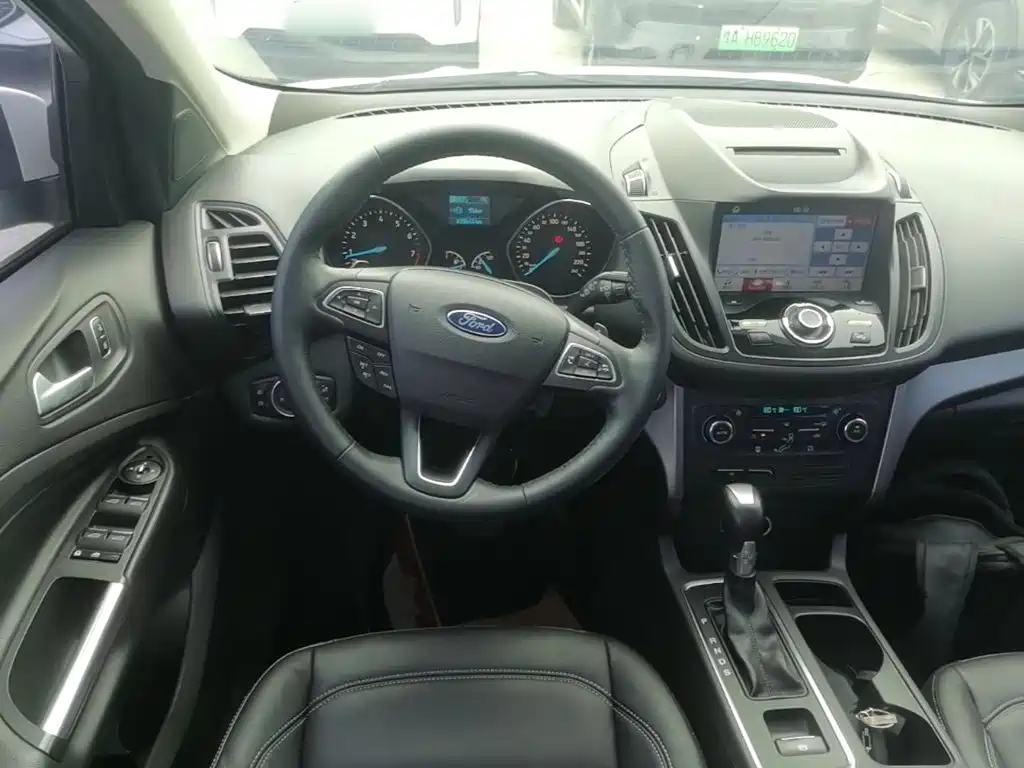 Ford Kuga 2016 — фото 11