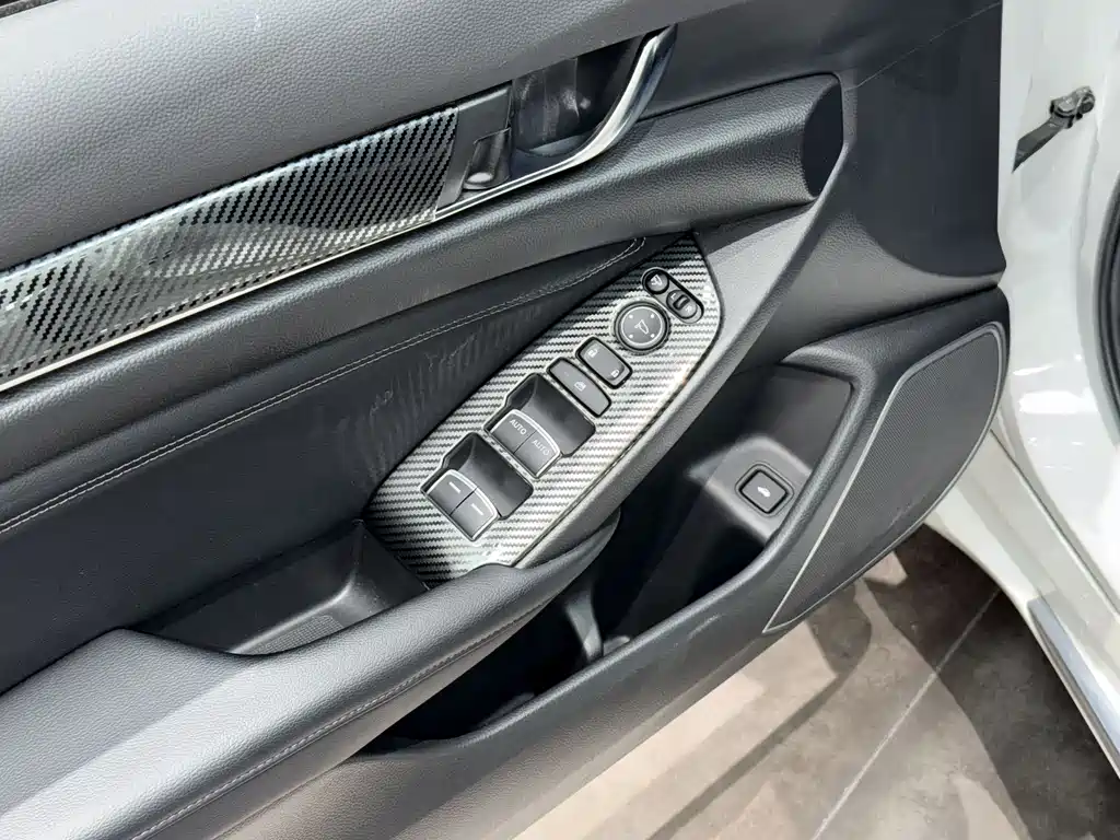 Honda Accord 2021 — фото 13