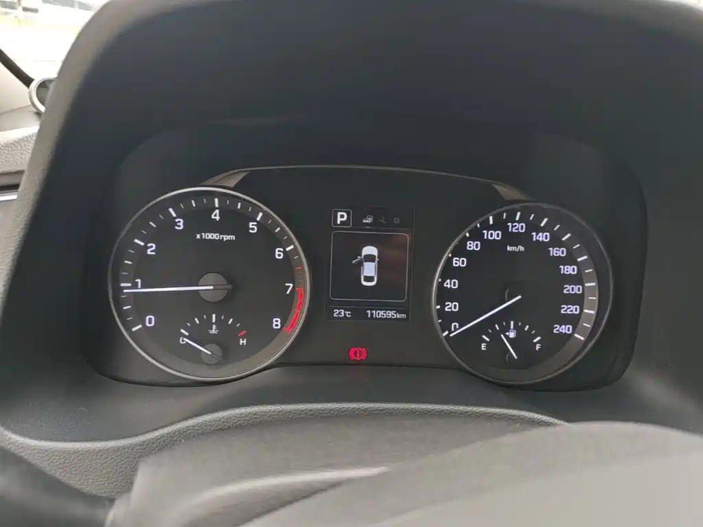Hyundai Elantra 2016 — фото 12