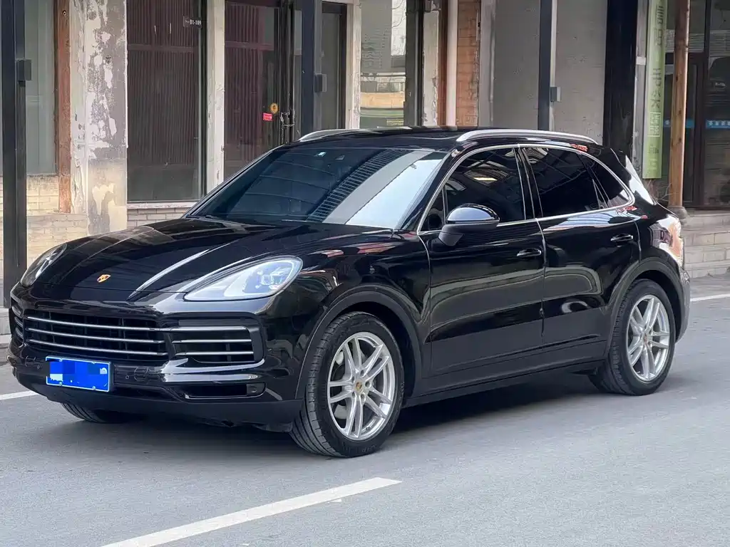 Porsche Cayenne 2021 — фото 1