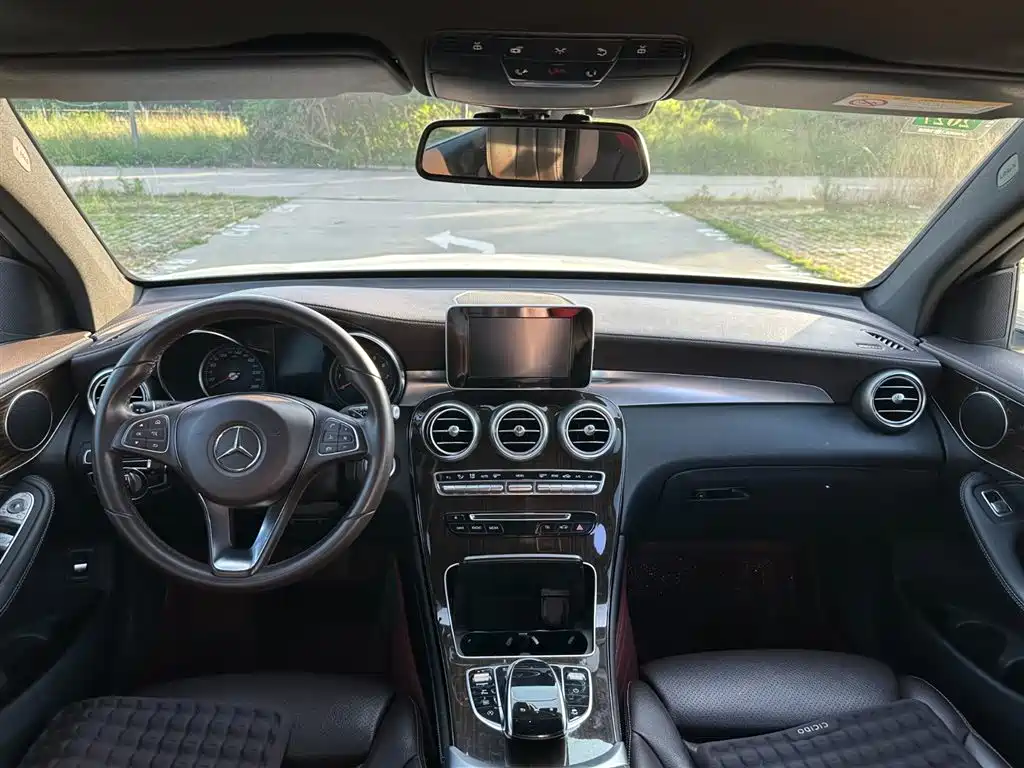 Mercedes-Benz GLC 2019 — фото 10