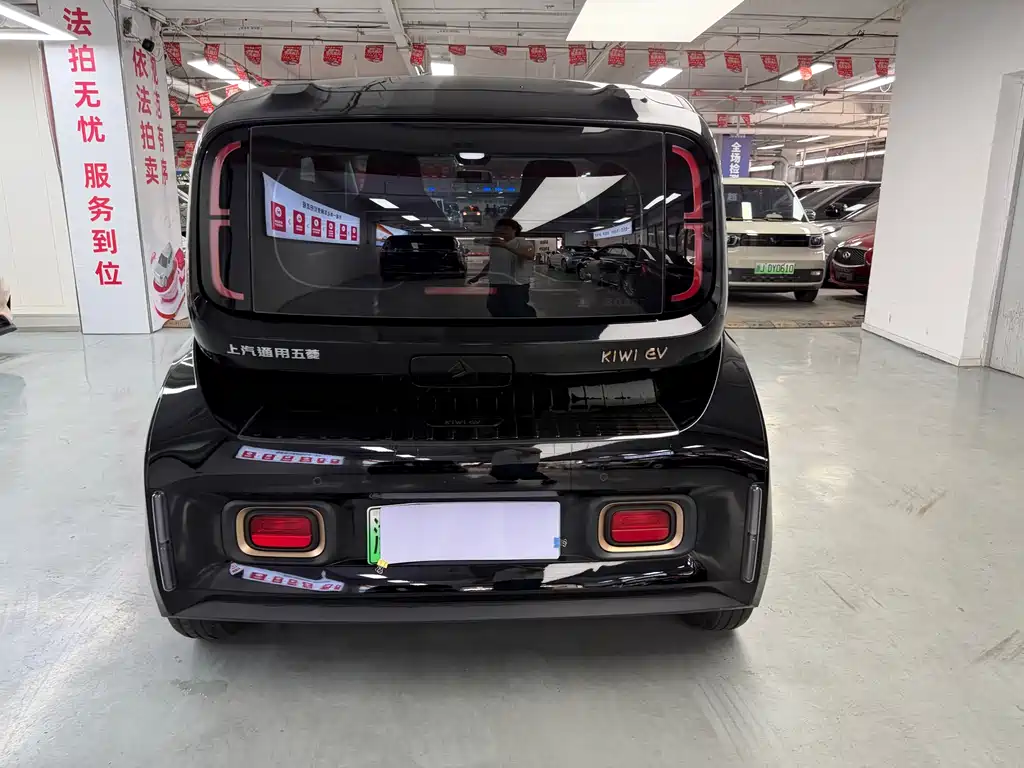 Baojun KiWi EV 2022 — фото 11