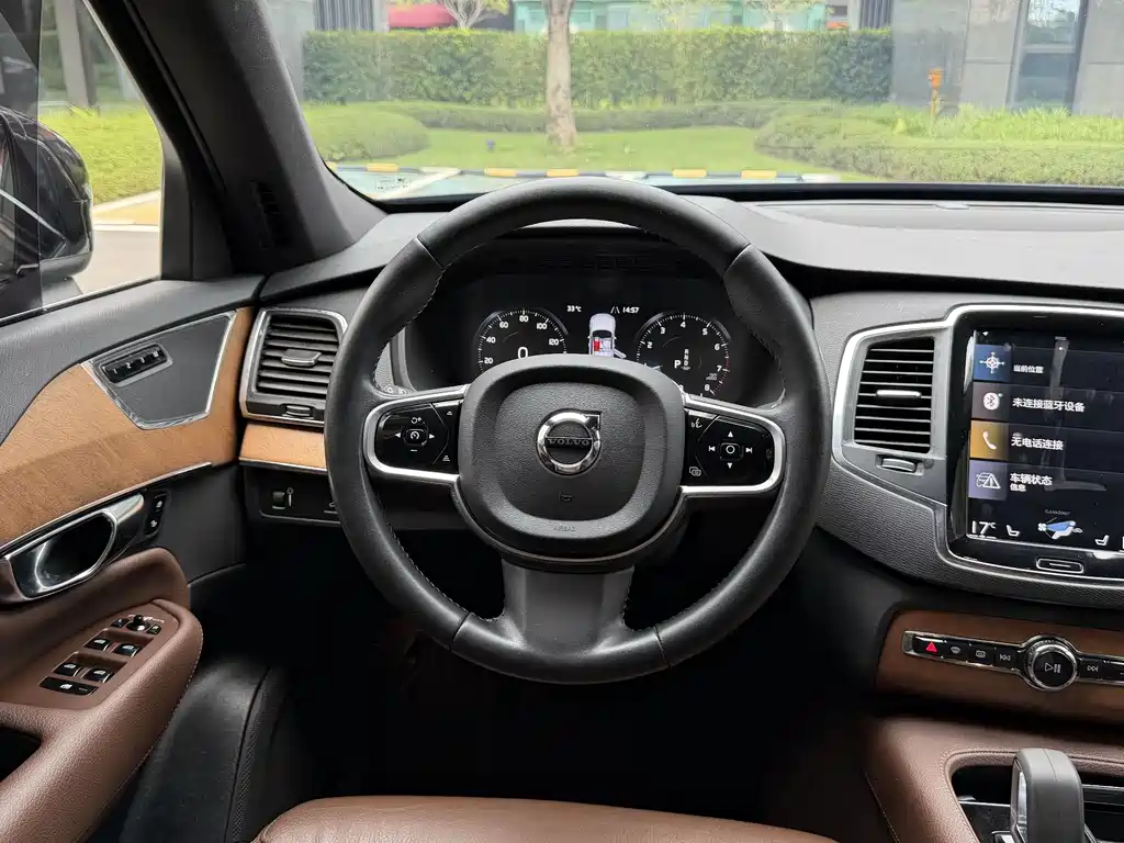 Volvo XC90 2022 — фото 17
