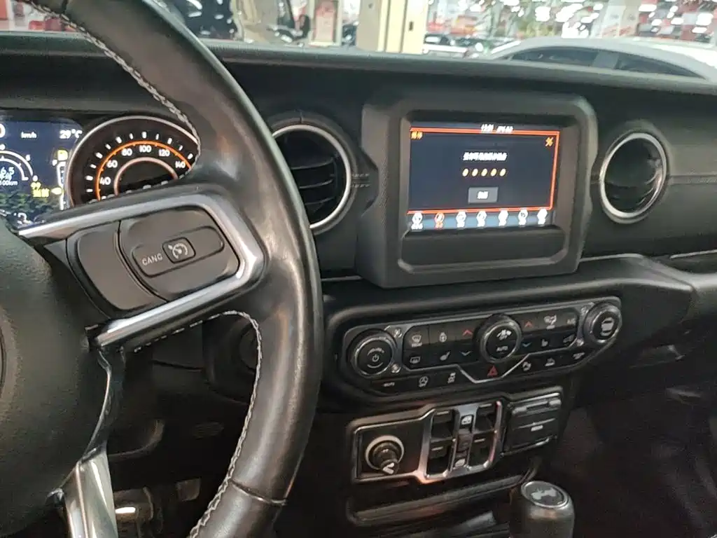 Jeep Wrangler 2021 — фото 10