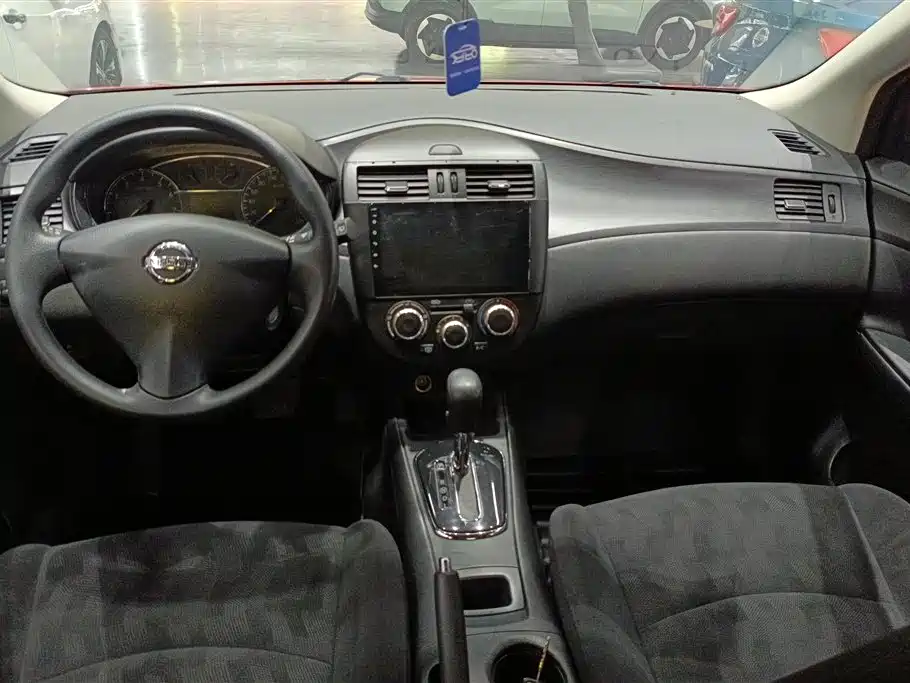 Nissan Tiida 2015 — фото 12