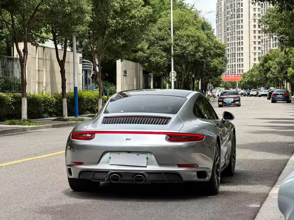 Porsche 911 2018 — фото 14