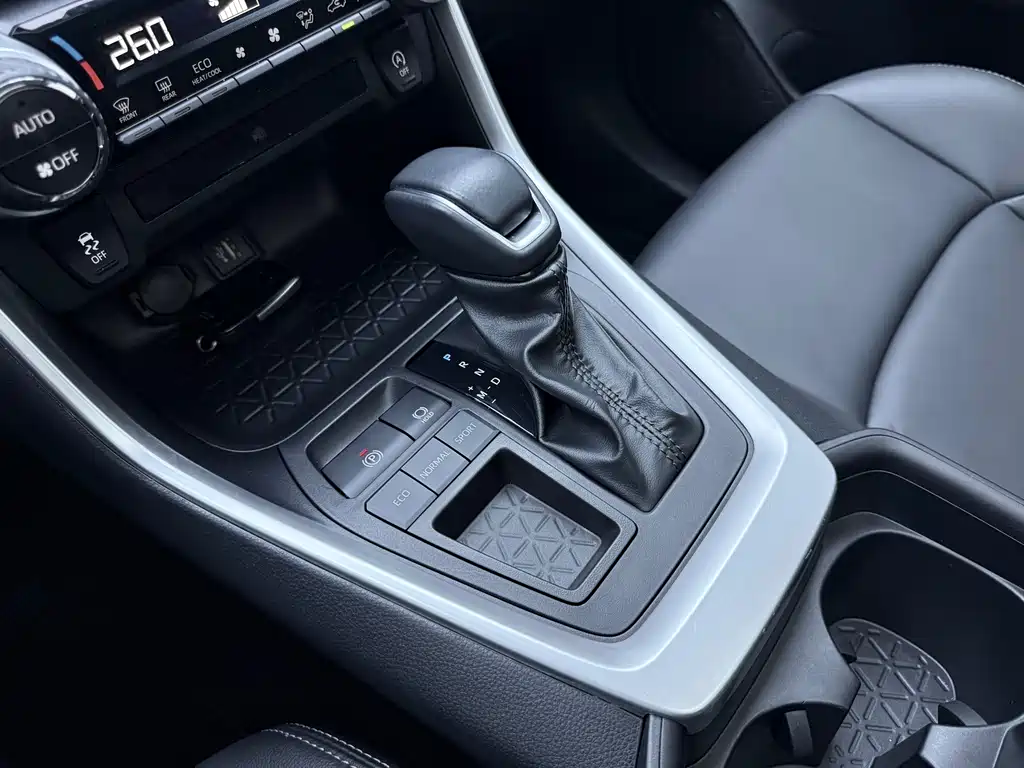 Toyota Wildlander 2024 — фото 17