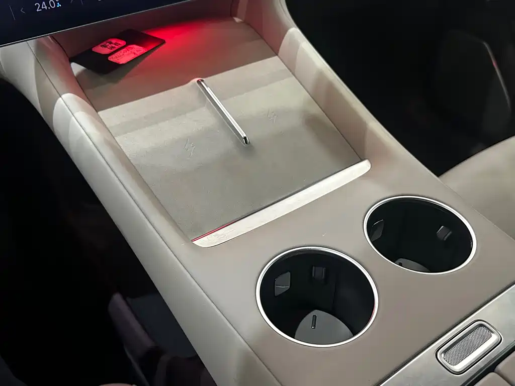 Xiaomi YU7 2025 — фото 14