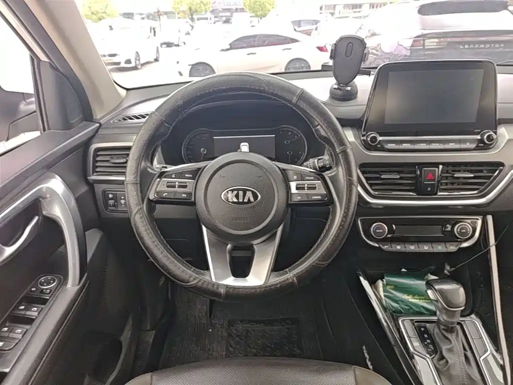 Kia Sportage 2021 — фото 11