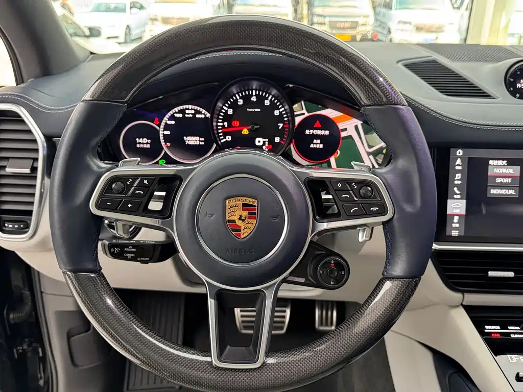 Porsche Cayenne 2018 — фото 11