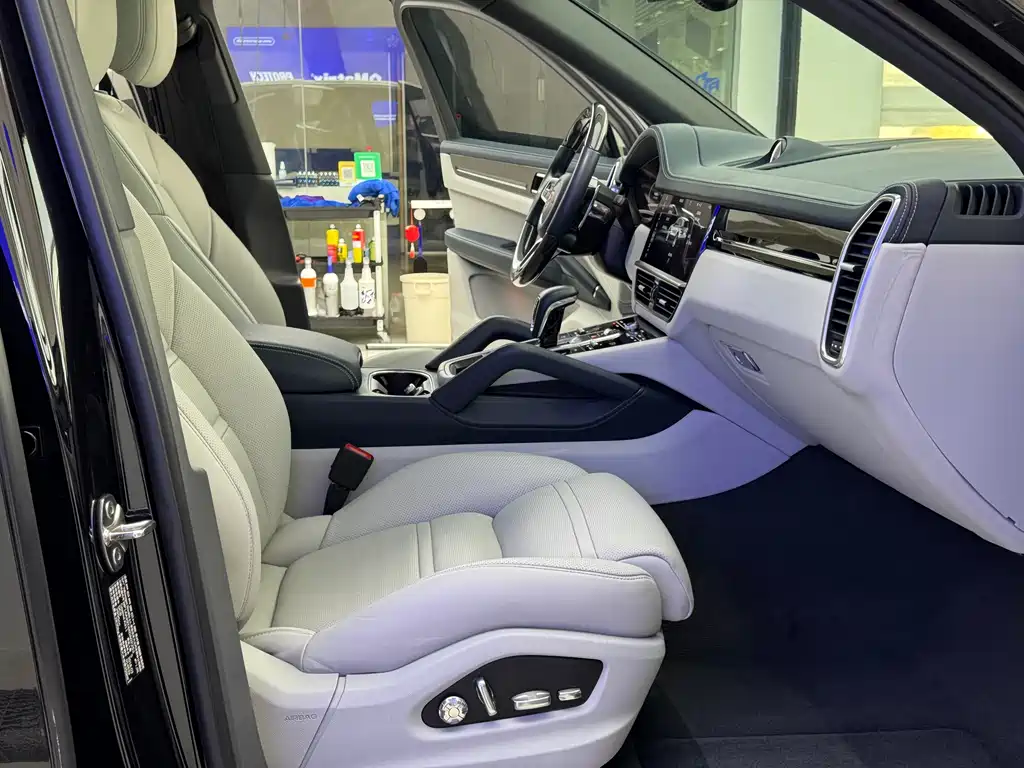 Porsche Cayenne 2018 — фото 17