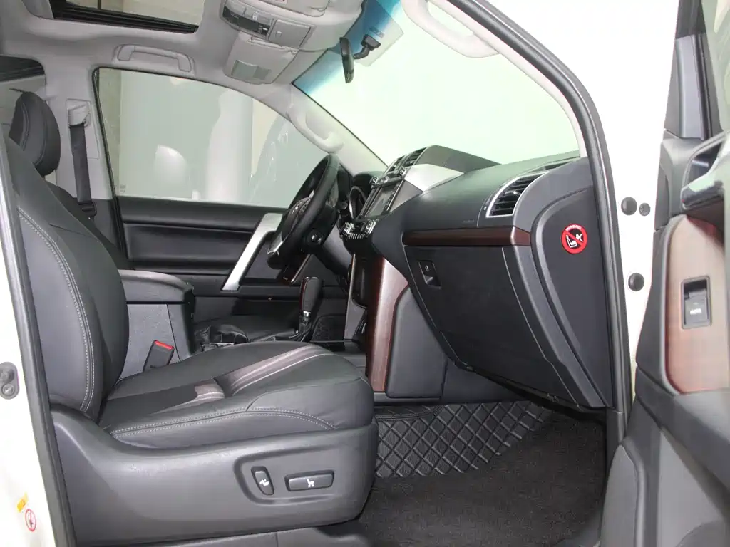 Toyota Prado 2017 — фото 10