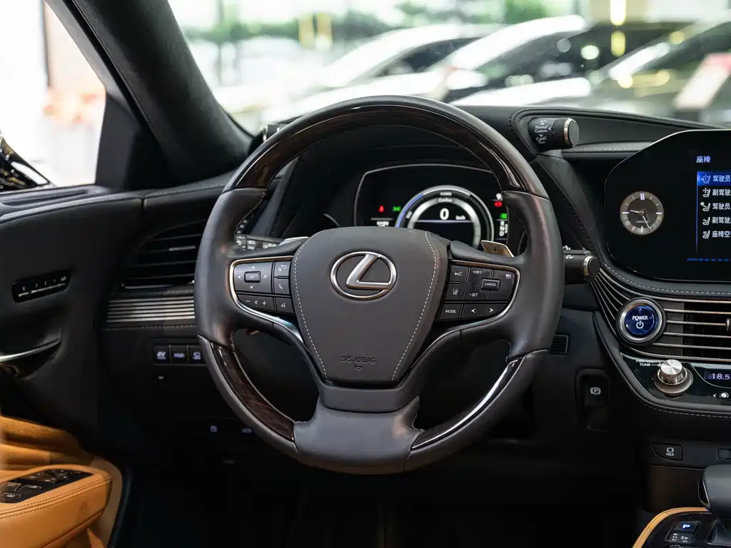 Lexus LS 2021 — фото 14