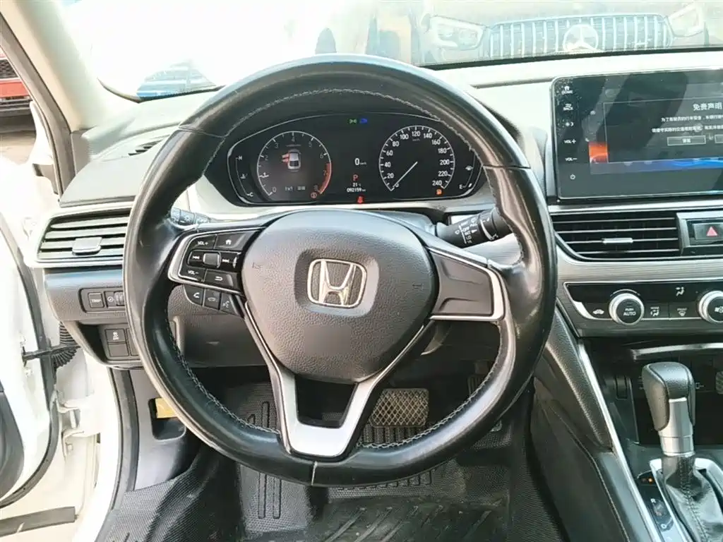 Honda Accord 2022 — фото 11