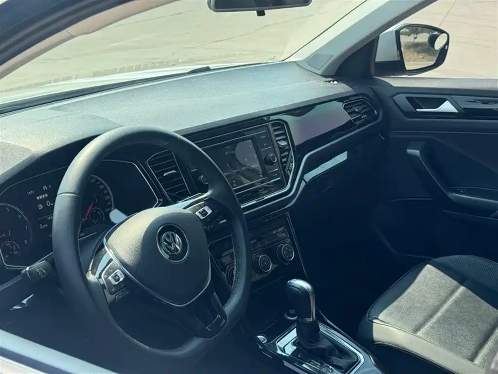 Volkswagen T-Roc 2019 — фото 5