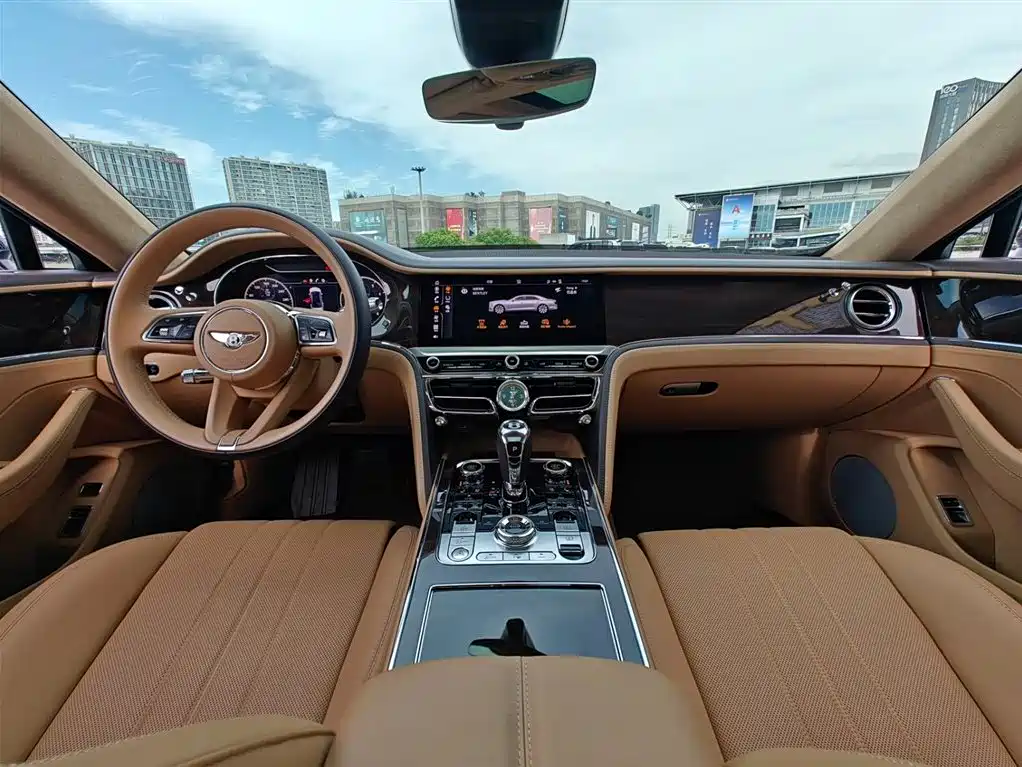 Bentley Flying Spur 2023 — фото 4