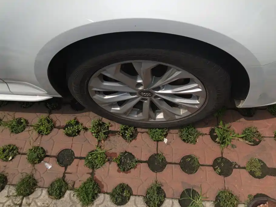 Audi A4L 2019