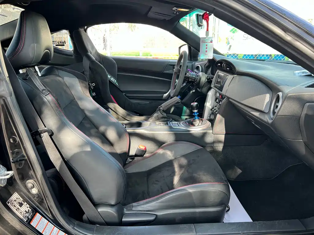 Subaru BRZ 2015 — фото 12