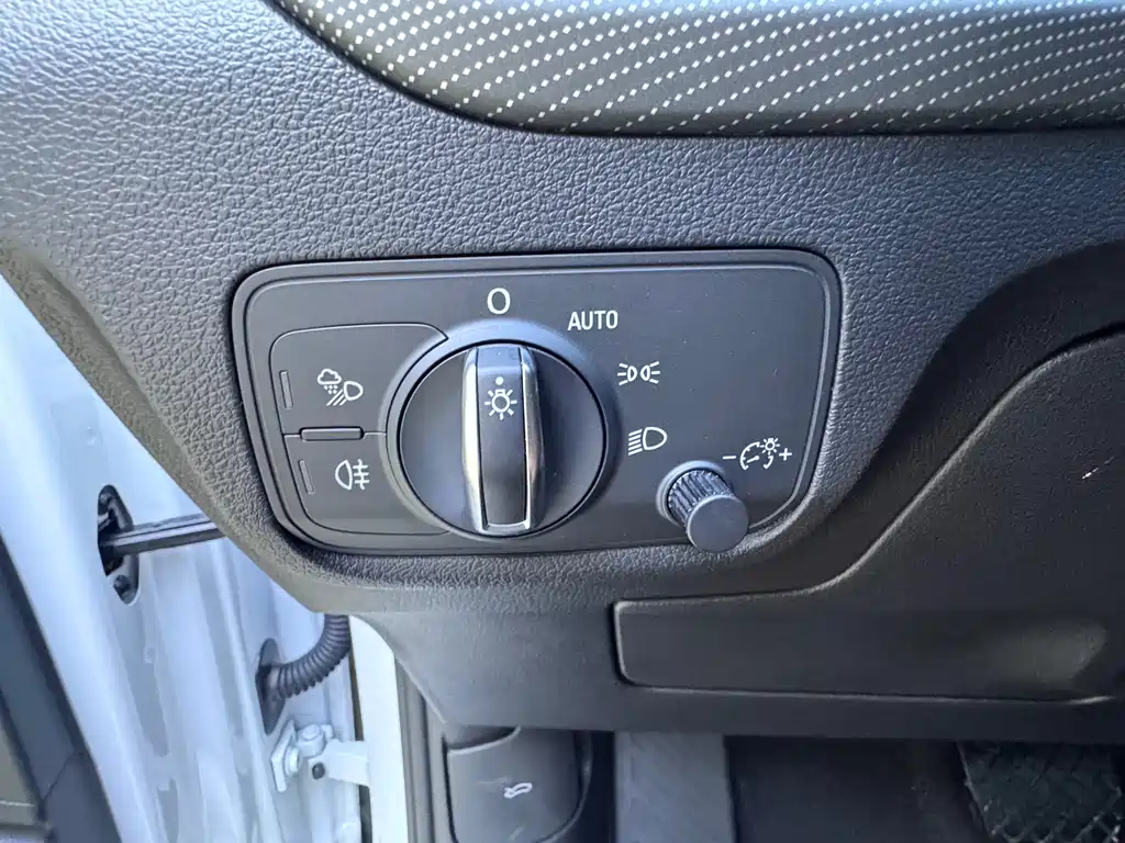 Audi Q2L 2022 — фото 20