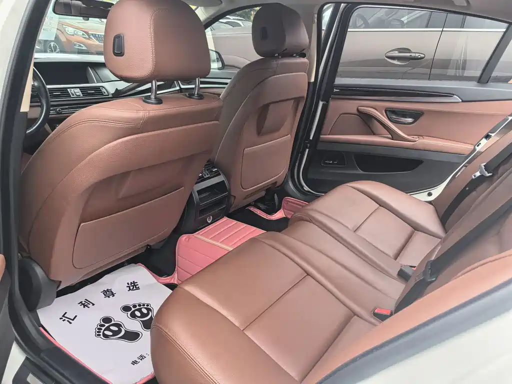BMW 5 Series 2015 — фото 10