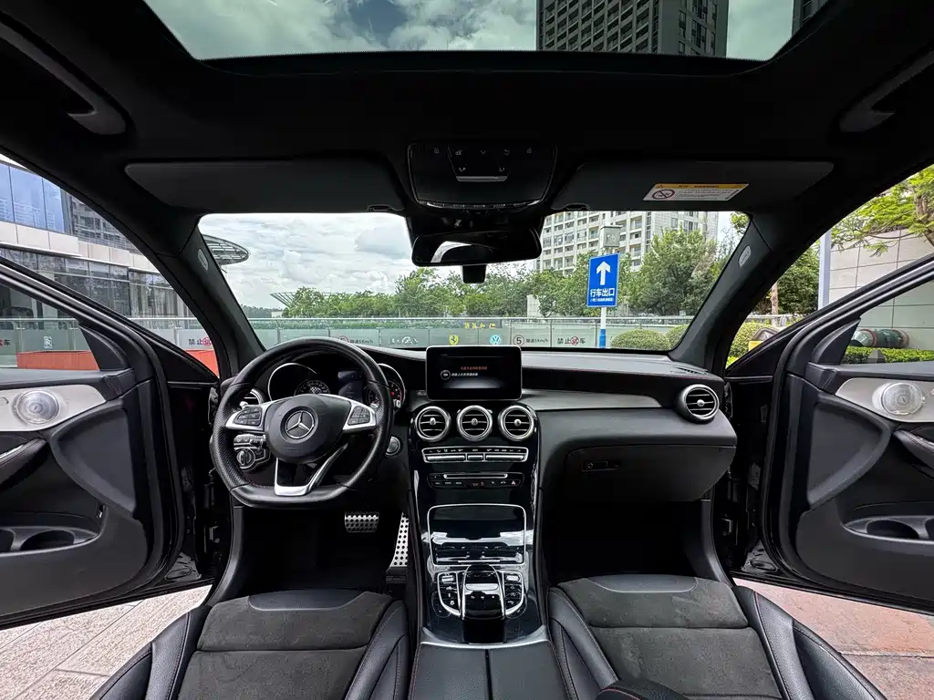 Mercedes-Benz GLC AMG 2017 — фото 11
