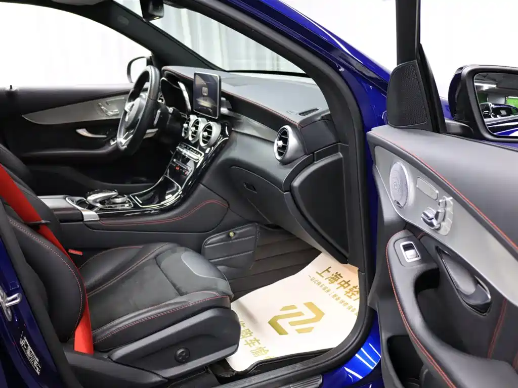 Mercedes-Benz GLC AMG 2019 — фото 22