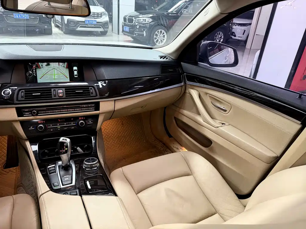 BMW 5 Series 2013 — фото 18