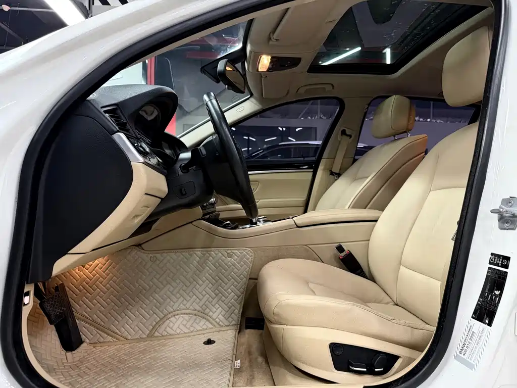 BMW 5 Series 2013 — фото 20