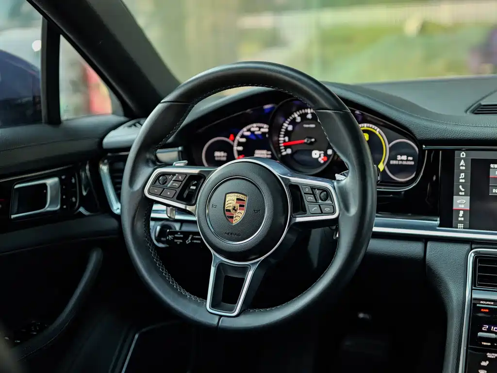 Porsche Panamera 2020 — фото 7