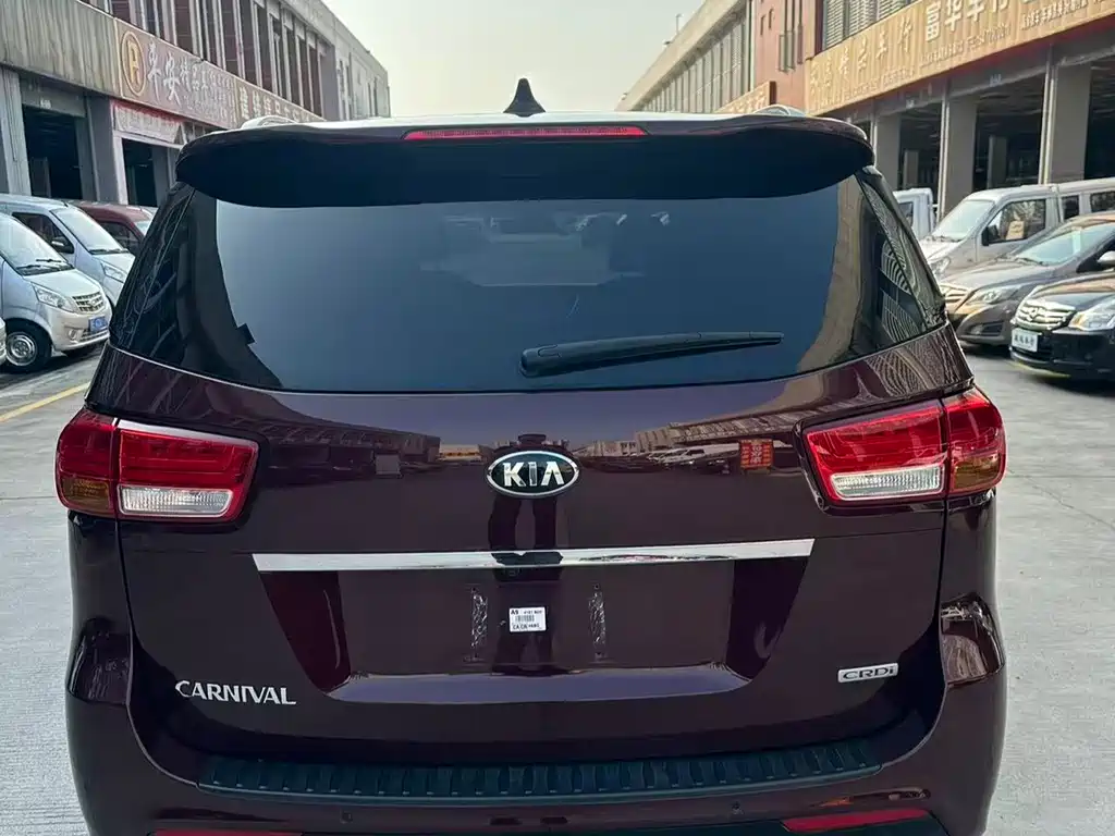 Kia Carnival 2016 — фото 8
