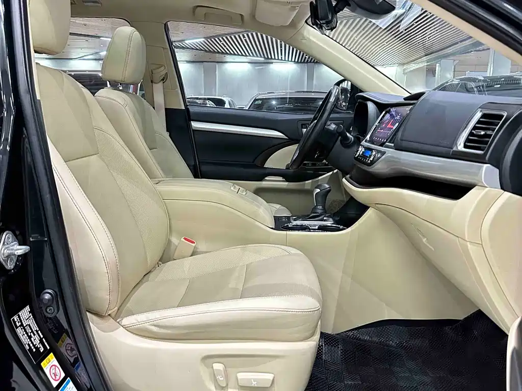 Toyota Highlander 2020 — фото 13