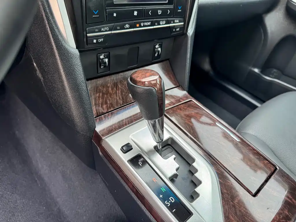 Toyota Camry 2015 — фото 14