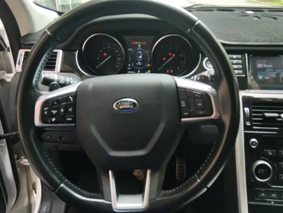 Land Rover Discovery Sport 2017 — фото 15