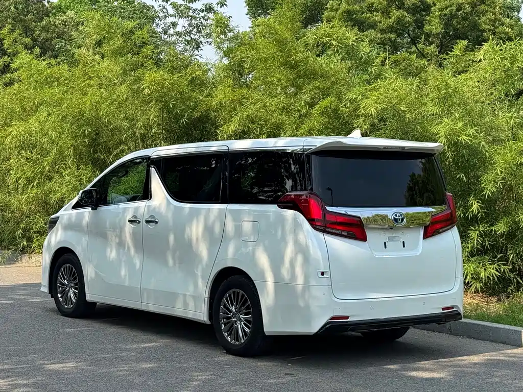 Toyota Alphard 2021 — фото 16