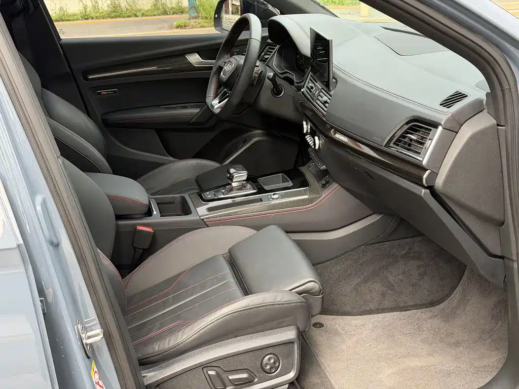 Audi Q5L Sportback 2022 — фото 7