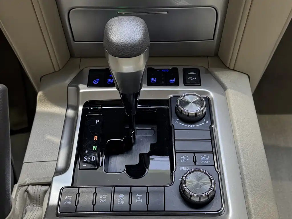 Toyota Land Cruiser 2019 — фото 16