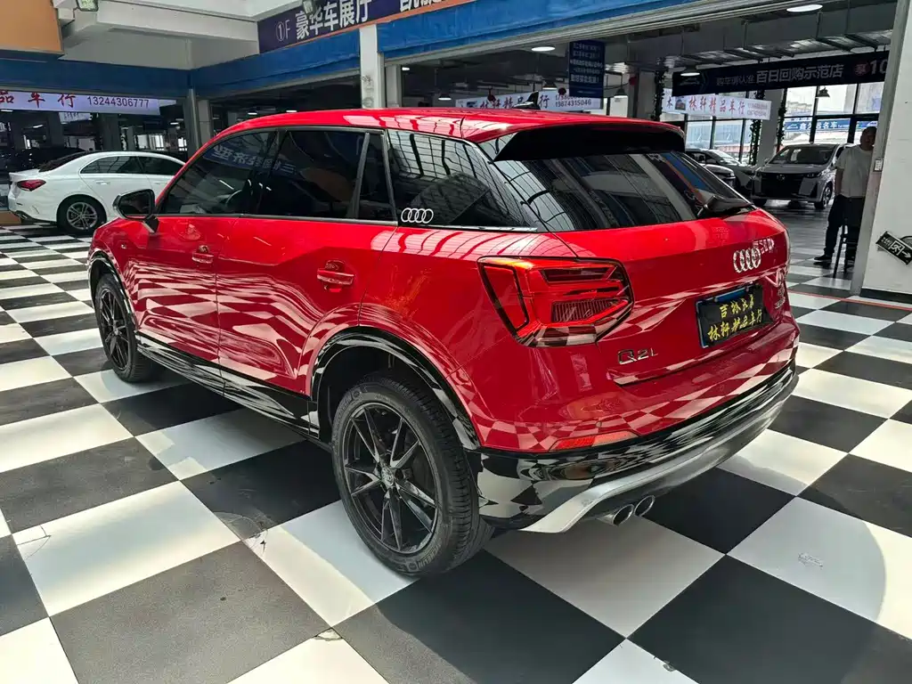 Audi Q2L 2020 — фото 15