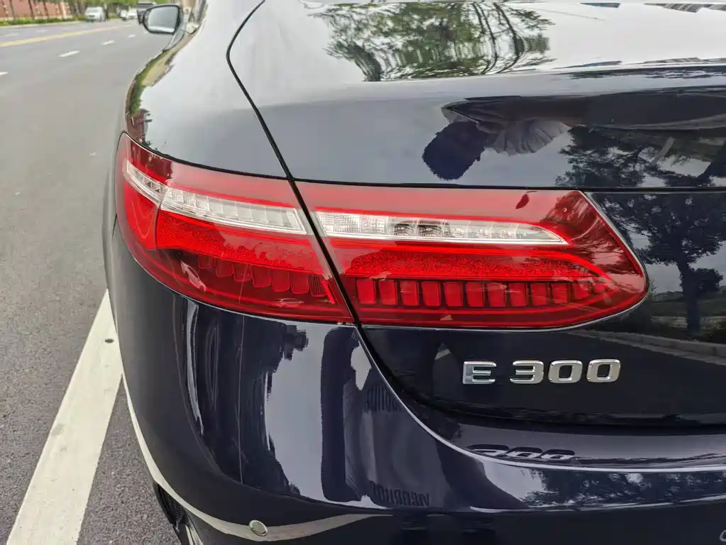 Mercedes-Benz E-Class 2020 — фото 20