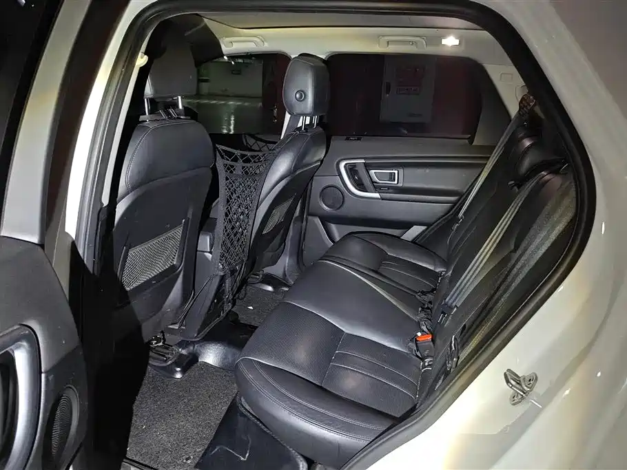 Land Rover Discovery Sport 2017 — фото 11