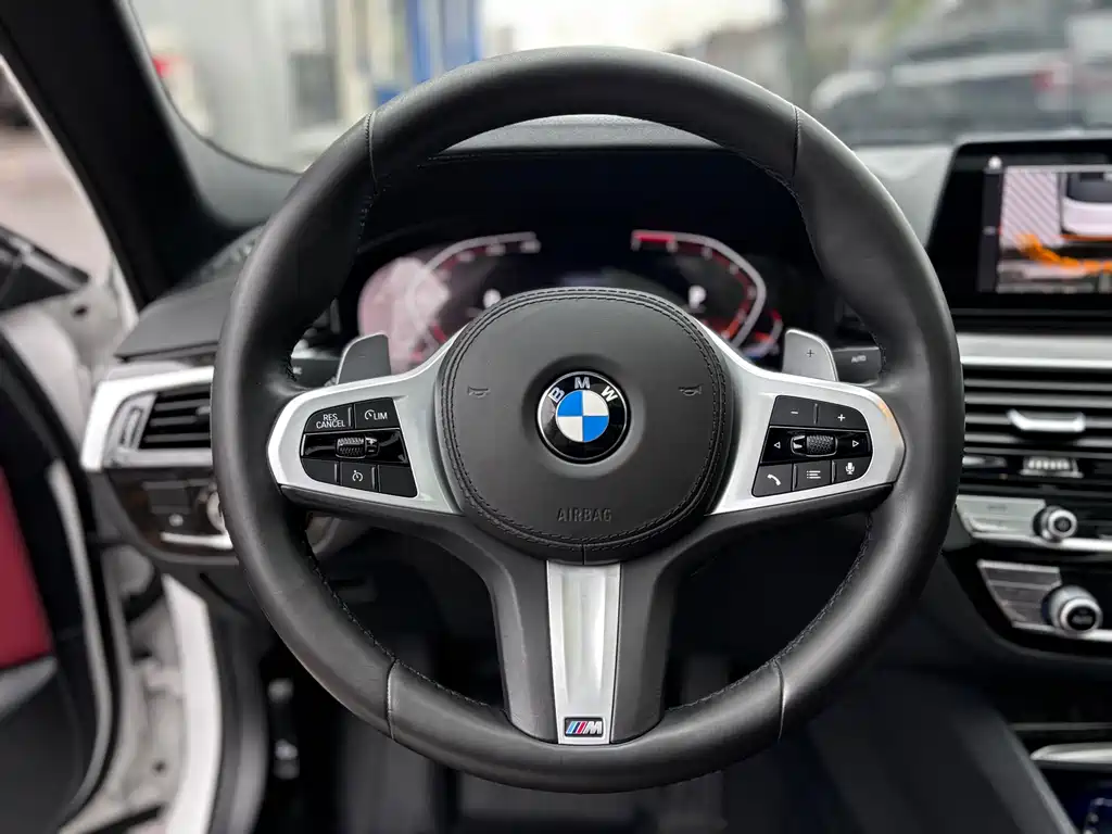 BMW 5 Series 2020 — фото 17