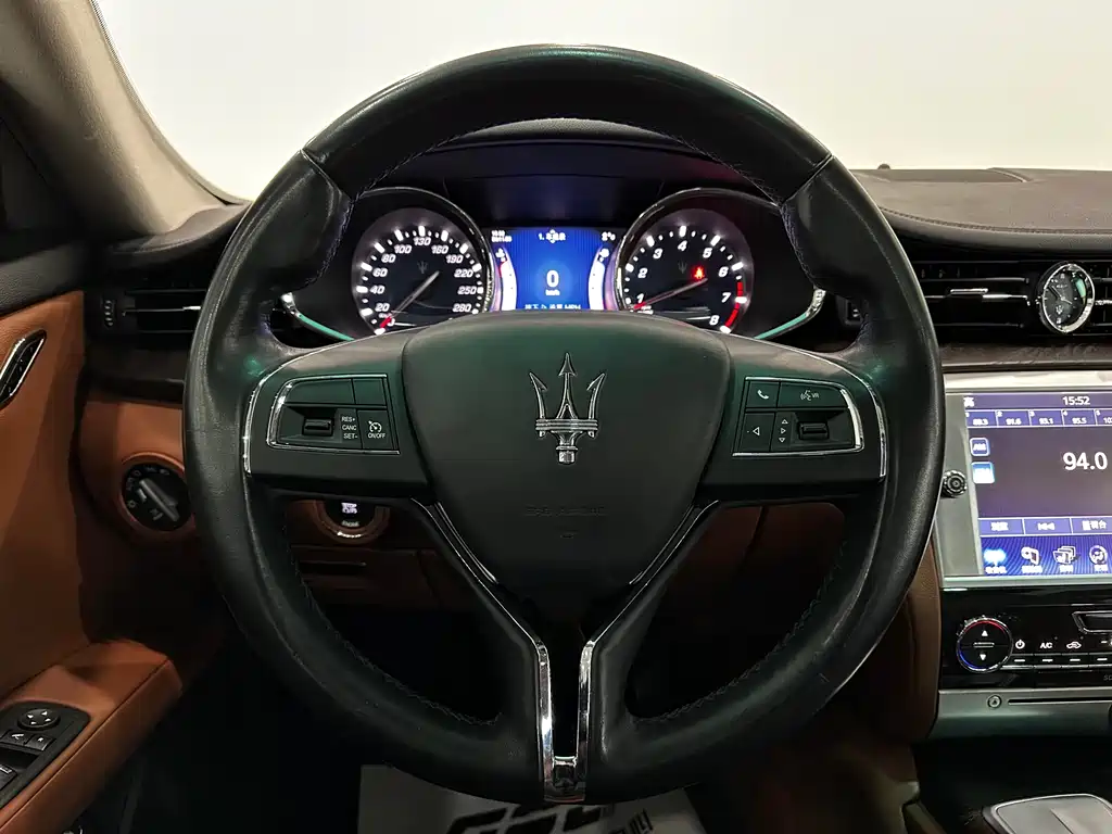 Maserati Quattroporte 2015 — фото 9
