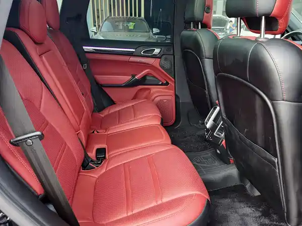 Porsche Cayenne 2011