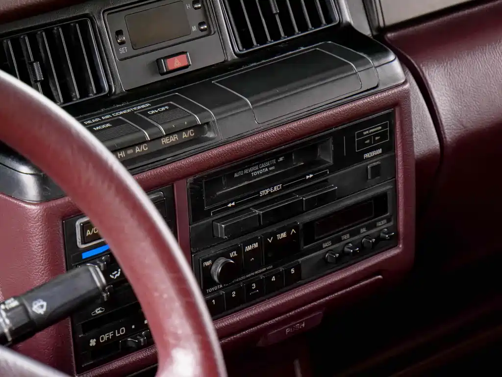 Toyota Crown 1993 — фото 39
