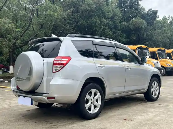 Toyota RAV4 2011