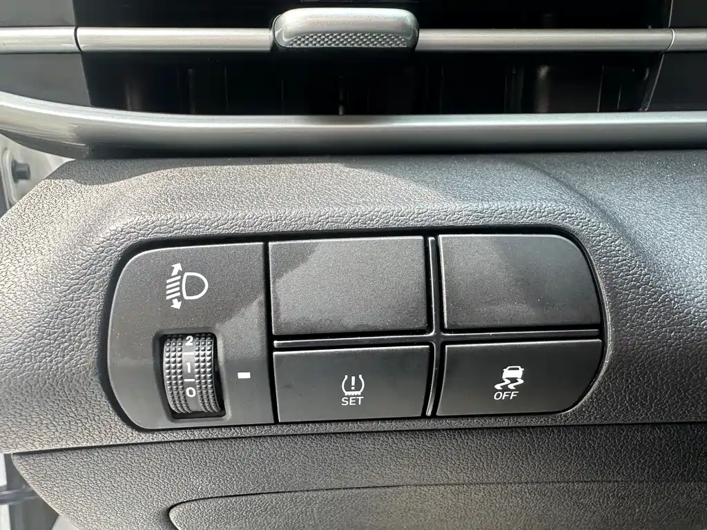 Hyundai Elantra 2023 — фото 13
