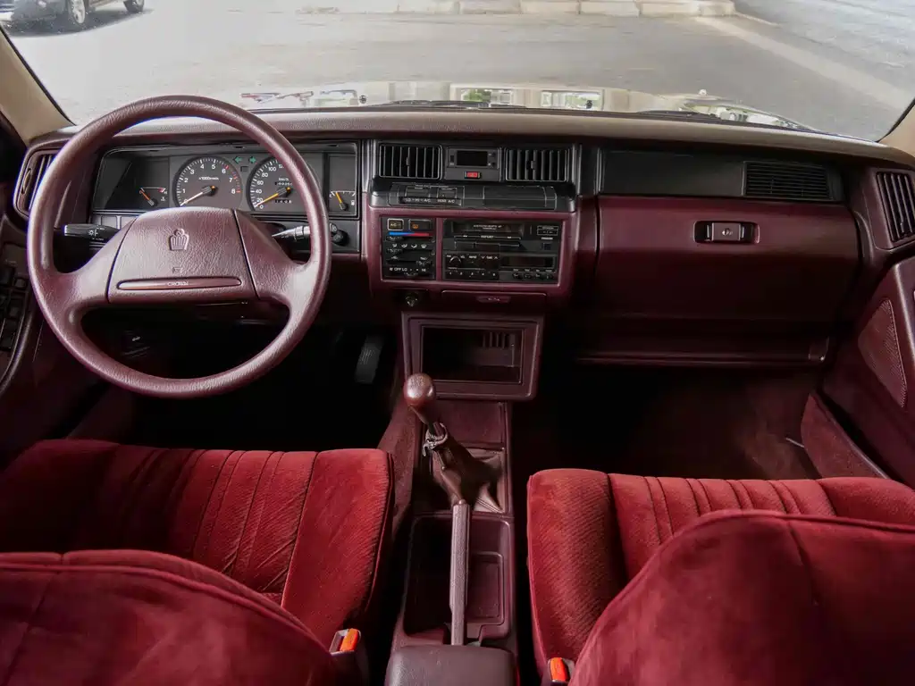 Toyota Crown 1993 — фото 36